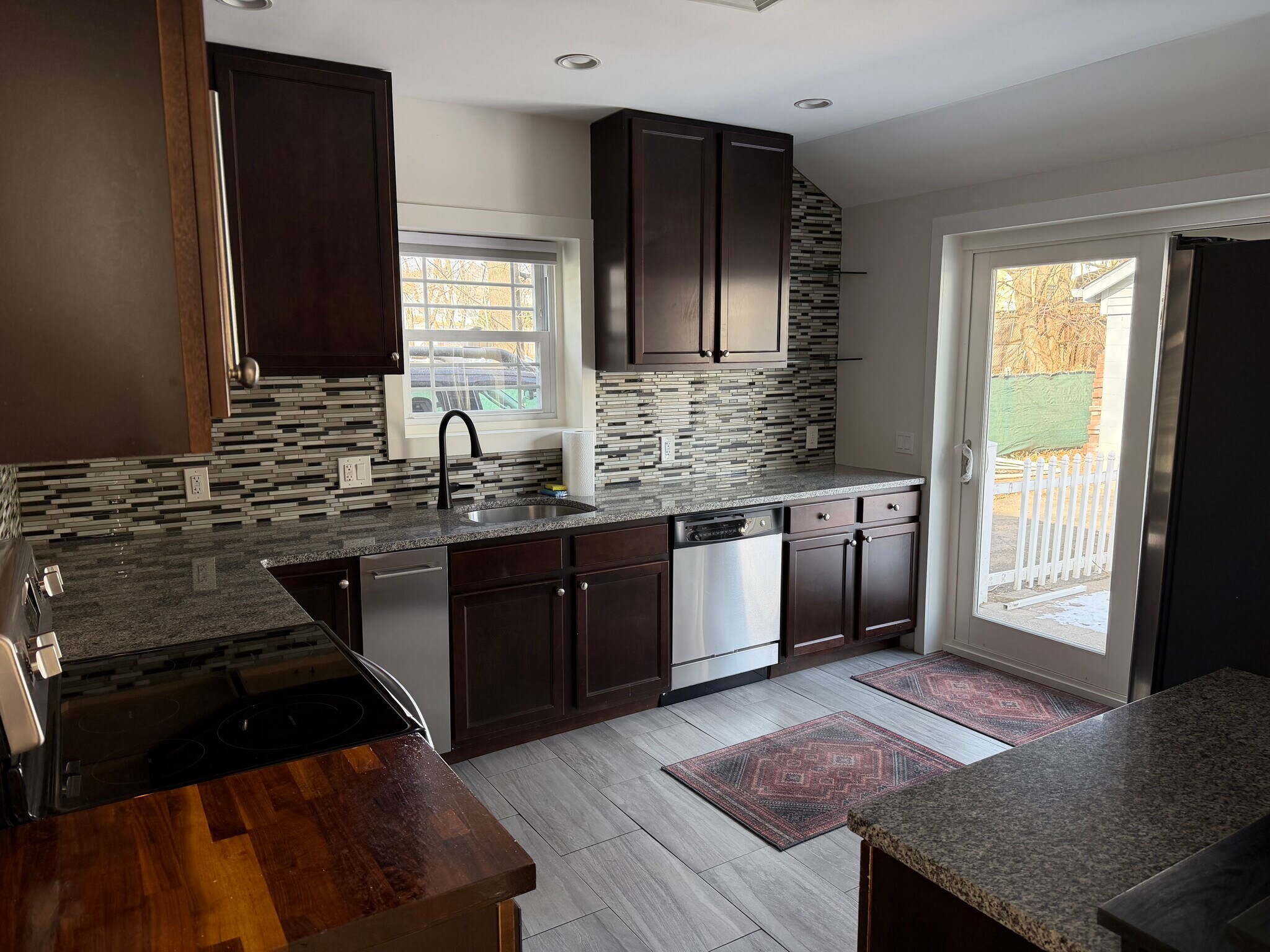 Building Photo - 53 Morris St