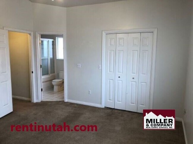Building Photo - Former Model home in Layton For Rent!