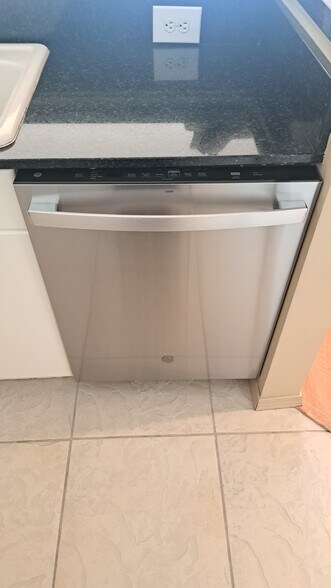 New dishwasher installed in 2023 - 1323 Boren Ave