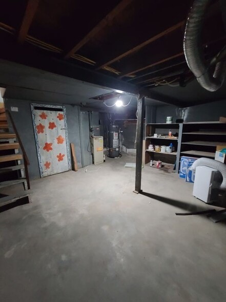Building Photo - 5 chesnut