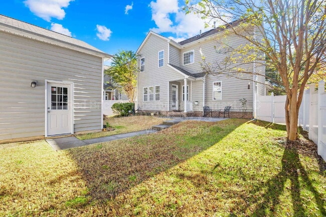 Building Photo - 10411 Alvarado Way