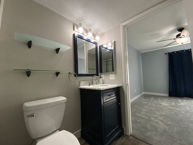 Building Photo - 2 Bed, 2 Bath, Condo with Pools, Fitness Center & Balcony located in Las Vegas, Nevada.