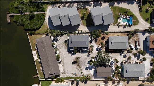 Building Photo - 5039 N Beach Rd