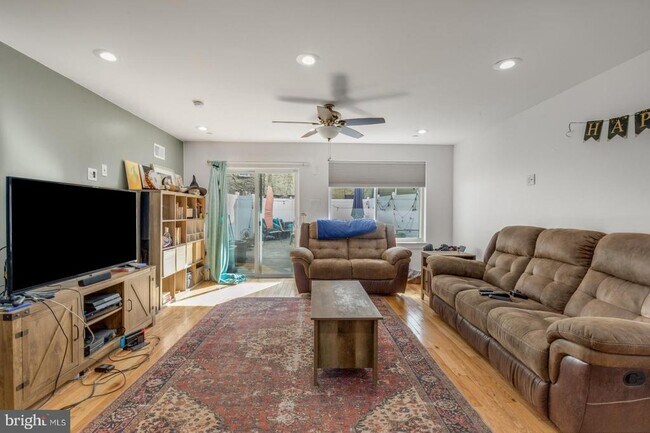 Building Photo - 1233 N 2nd St