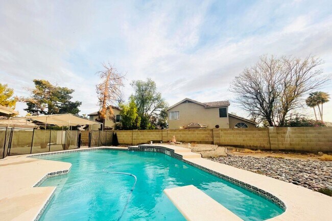 Building Photo - 11417 W Sage Ct