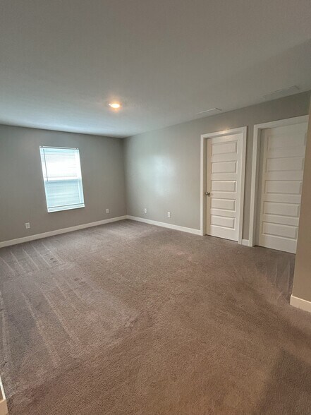 Building Photo - 1269 Bristol Pl