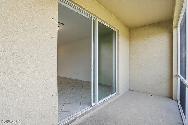 Building Photo - 2870 Blossom Wy