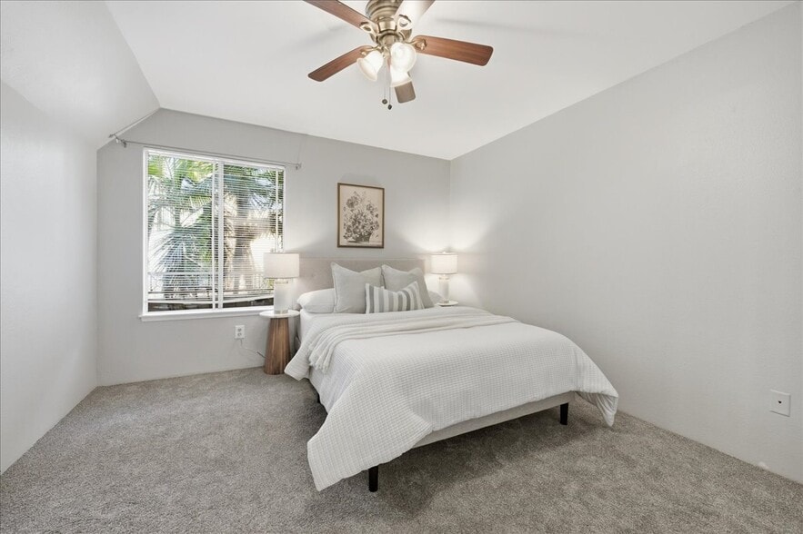 Building Photo - 3440 Lebon Dr