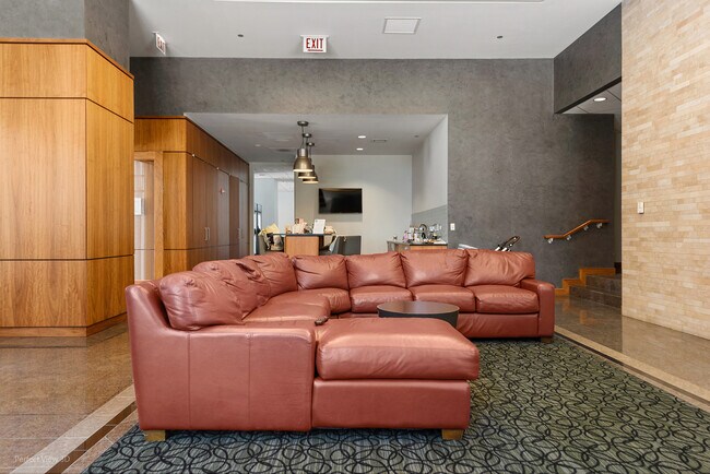 Building Photo - 420 E Waterside Dr