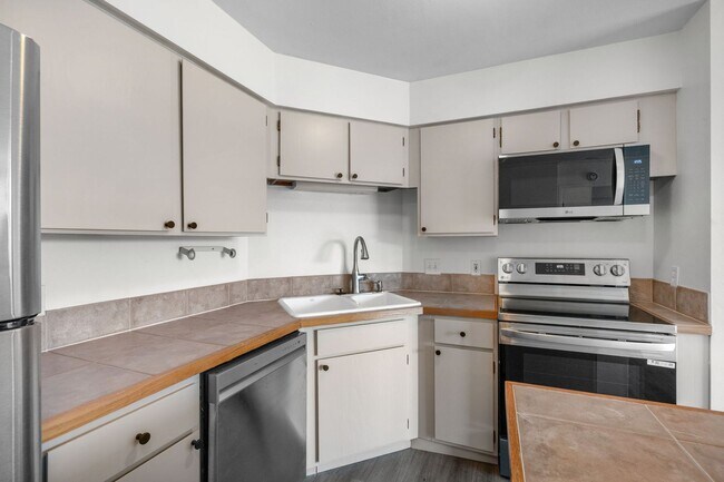 Building Photo - 1301 N Speer Blvd