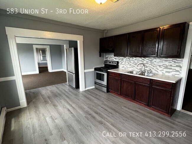 Building Photo - Large 3 BR Unit in Springfield's Old Hill ...