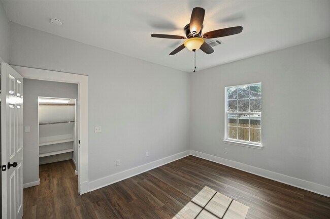 Building Photo - 17507 Wild Oak Dr