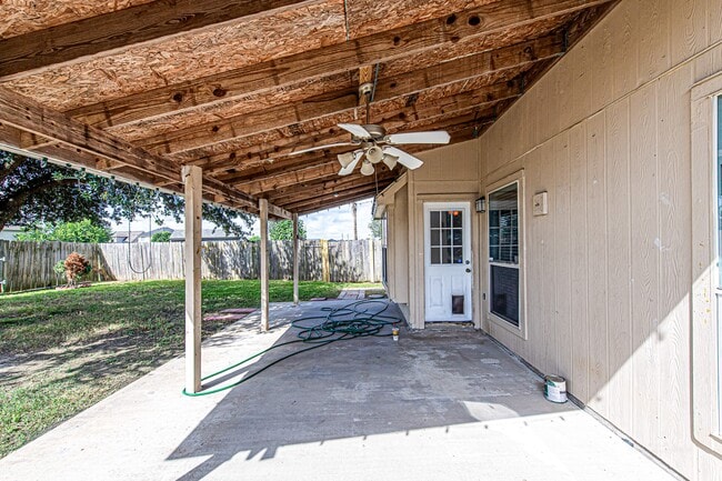 Building Photo - 20347 Hunterclif Ln