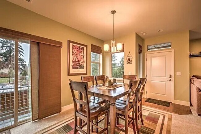 Building Photo - Stylish & Updated Home – 3BR/205BA, AC, Ne...