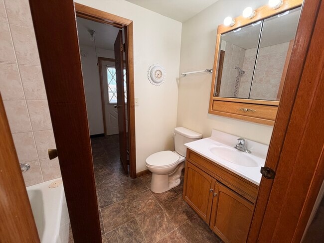 Building Photo - 4 Florentine Ct