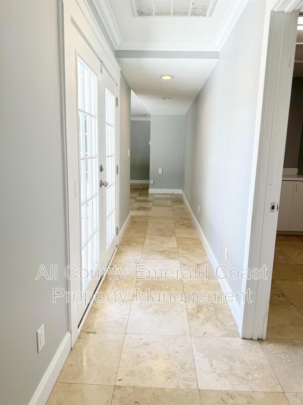 Building Photo - 847 Kell Aire Dr