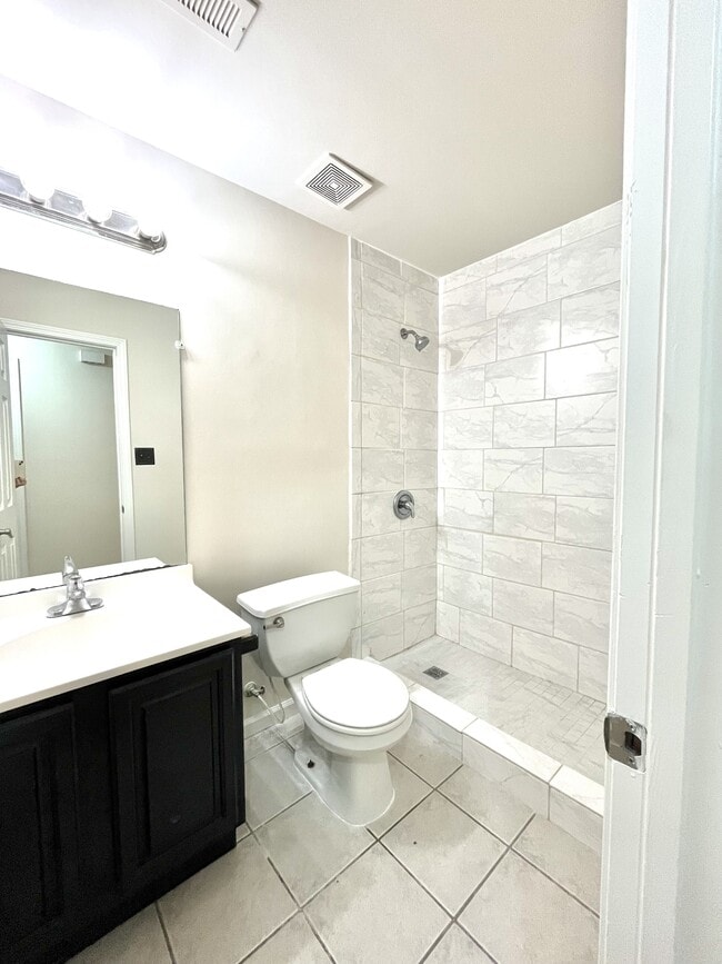 Building Photo - 97 Pecan St