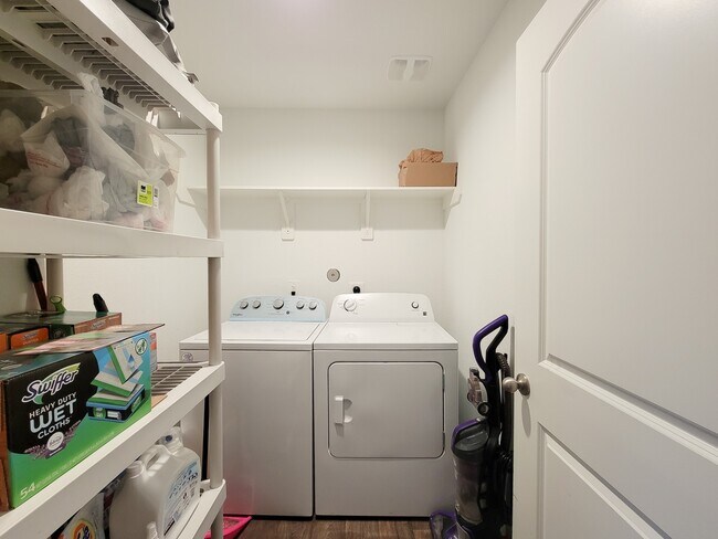 Building Photo - 14741 Hazel Br Dr