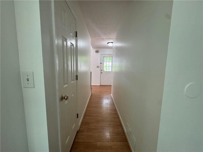 Building Photo - 2215 Laurel Mill Way