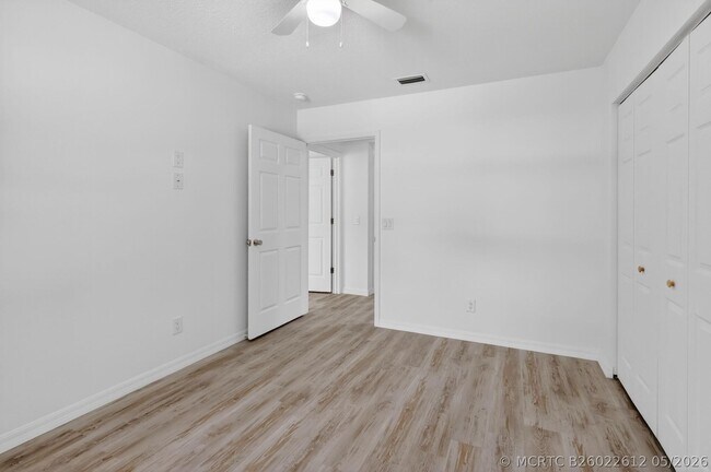 Building Photo - 2206 S 34th St