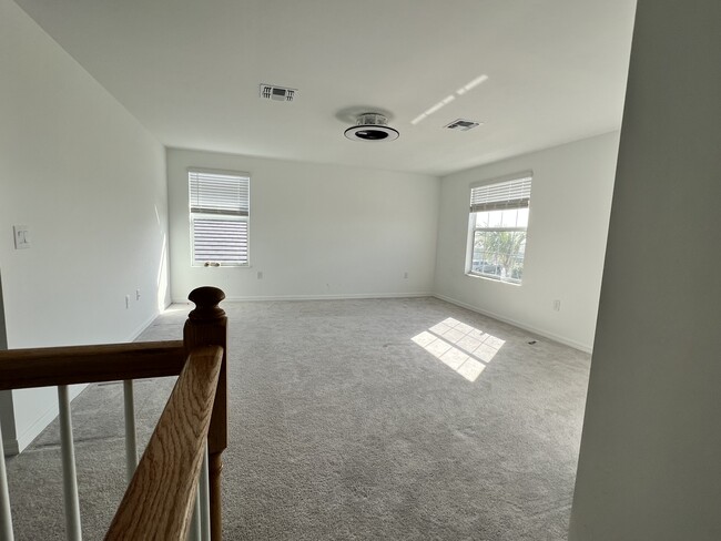 Building Photo - 2585 Kona Wy