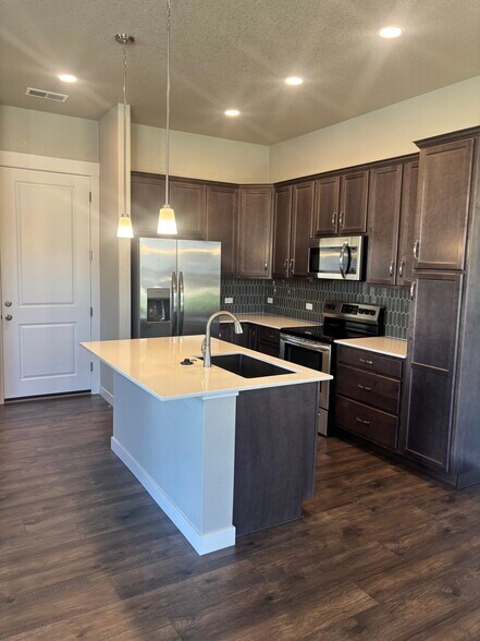 Building Photo - 3495 Grayling Dr