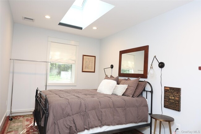 Building Photo - 36 Northwoods Rd