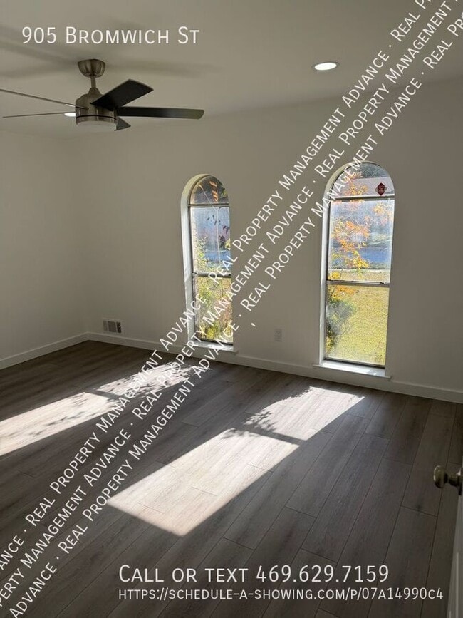 Building Photo - 905 Bromwich St