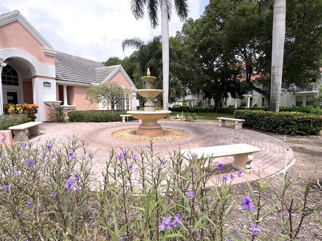 Building Photo - 1000 Crystal Way