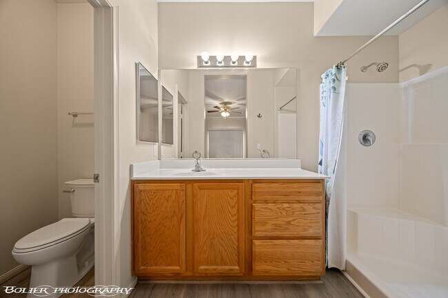 Building Photo - 470 Turtleback Rd