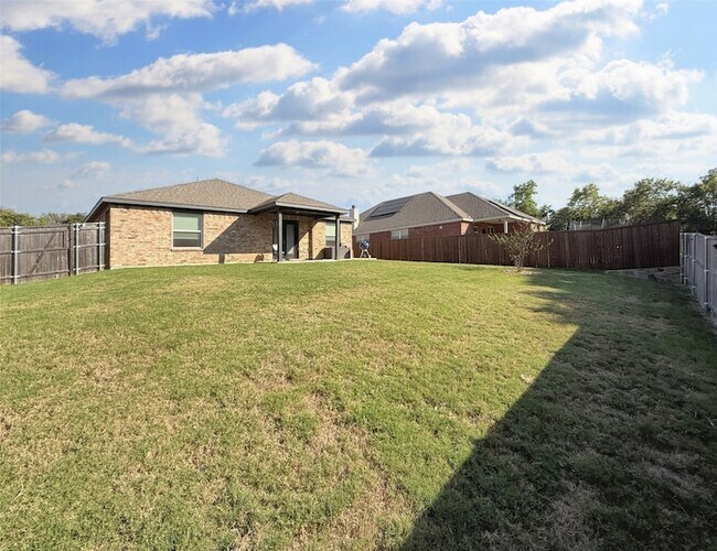 Building Photo - 228 Teakwood Dr