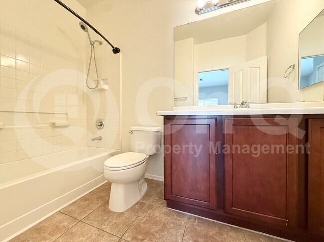 Building Photo - 900 S 94th St