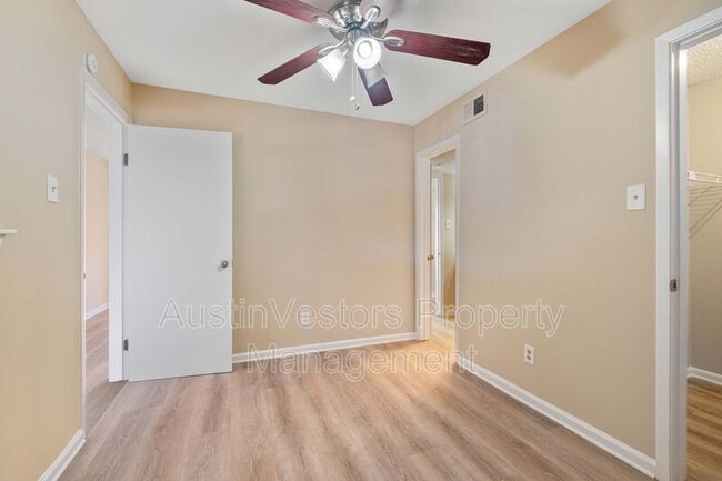 Building Photo - 1840 Burton Dr