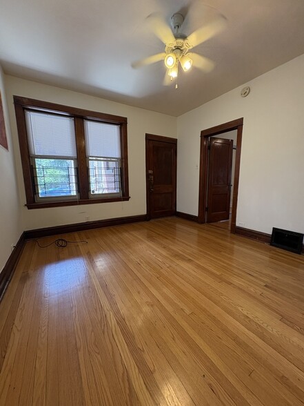 Building Photo - 2170 W Windsor Ave