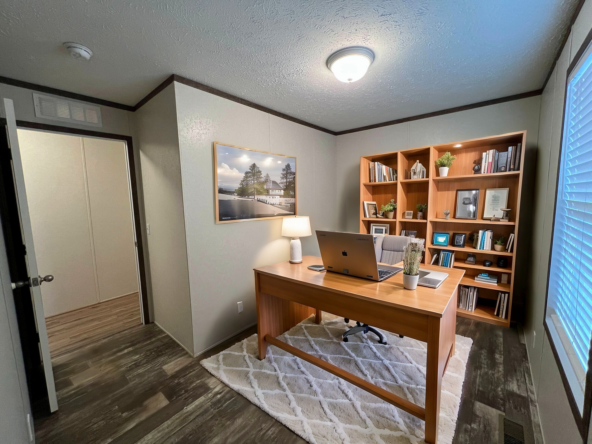 Building Photo - 38055 Leverette Ave