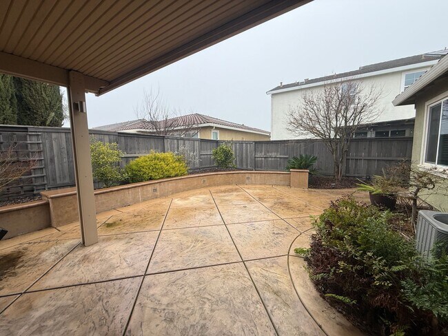 Building Photo - Beautiful Home in Springlake