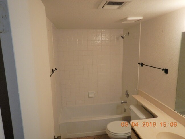 Building Photo - The Villages at Midvale Park 2/2 Condo with AC and all appliances