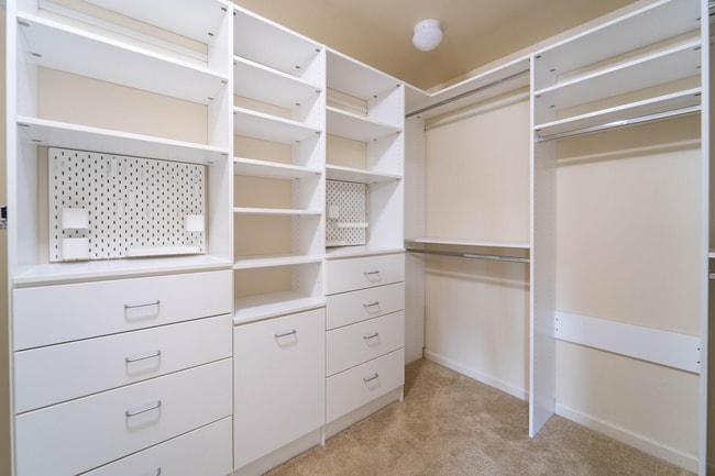 Building Photo - Beautiful Townhouse in Poplar Run, Silver Spring, MD