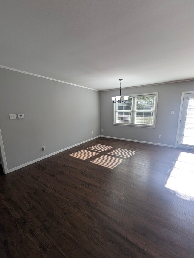 Building Photo - 305 Ferguson Rd