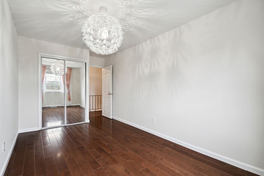 Bedroom 1 - 100 Rennard Ter