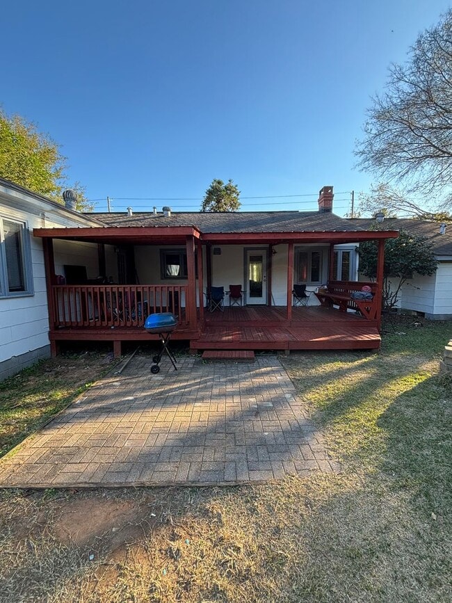 Building Photo - 2200 Loop Rd