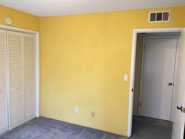 Building Photo - House
