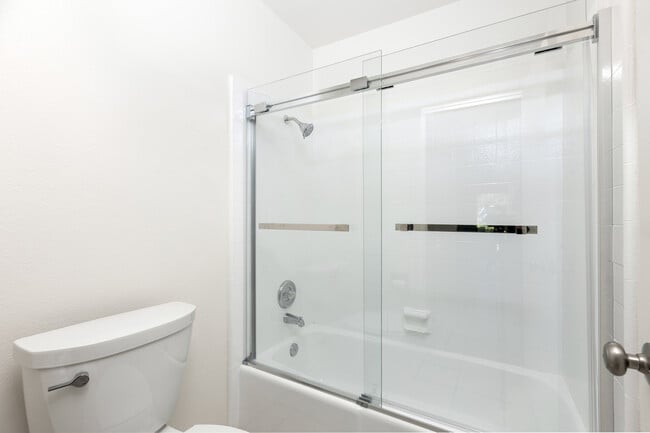 Building Photo - 1411 N Sunrise Way