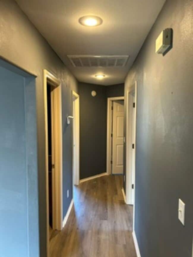 Building Photo - 4 bedroom 2 bath home available in Bentonville!