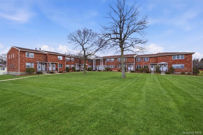 Building Photo - 276 Temple Hill Rd