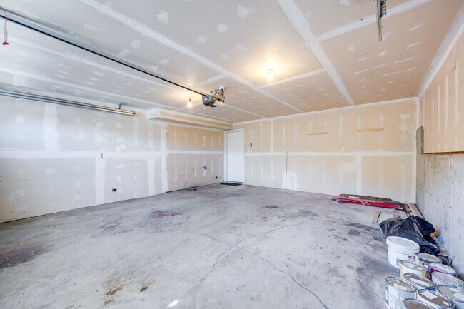 Building Photo - Townhouse Retreat on Military Hill – Moder...