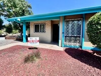 Building Photo - $1995 Gettysburg & Blackstone, 2 Bedroom C...