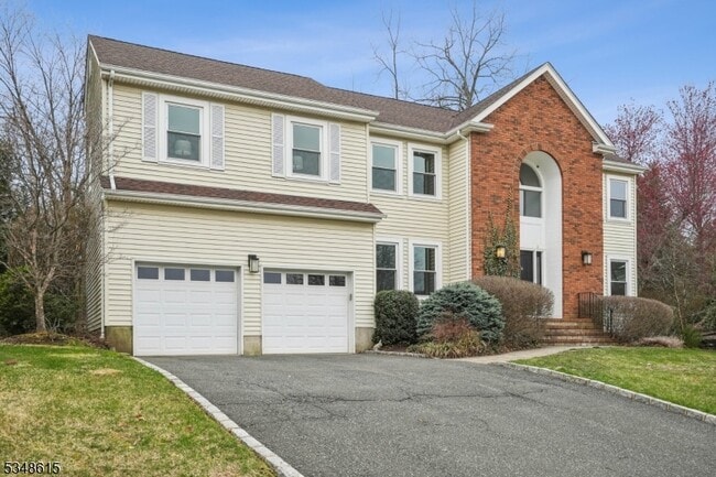 Building Photo - 12 Baumgartner Ct