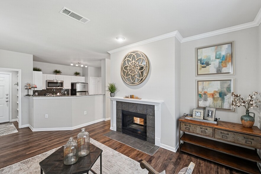 Building Photo - LaSalle