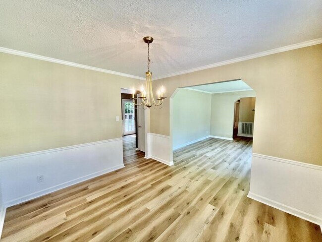 Building Photo - 13004 Astalot Dr SE